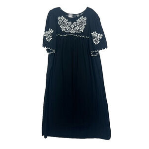 Old Navy Dress Size Large Black White Embroidered Scalloped Hem Keyhole Back